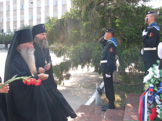 Посещение бригады Высокопреосвященным архиепископом Феогностом